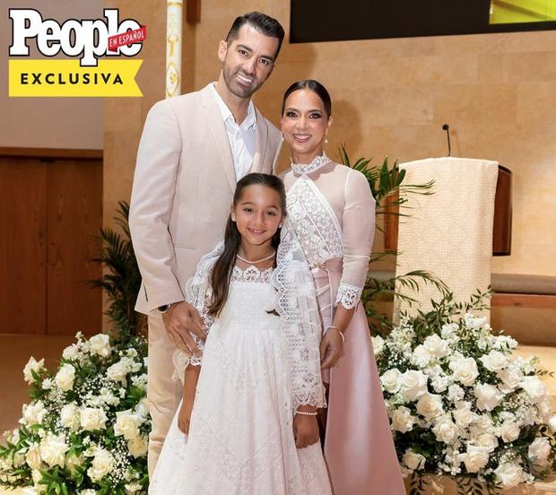 Toni Costa y Adamari López mantiene una buena relación por AlaÏa (Foto: People en Español / Instagram)