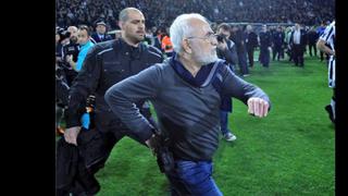 Liga griega suspendida por invasión del presidente de PAOK con una pistola en plena cancha