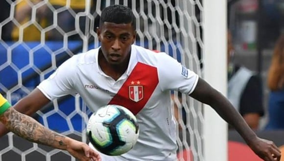 Miguel Araujo se perderá el Perú vs. Uruguay tras dar positivo a COVID-19. (Foto: AFP)
