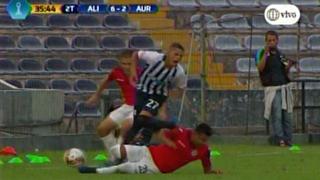 Alianza Lima: la terrible patada que Ronald Quinteros le dio a Kevin Quevedo [VIDEO]