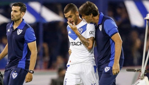 Fernando Gago salió lesionado el pasado jueves del partido entre Vélez y Aldosivi y hoy se ha confirmado la grave lesión del volante argentino.