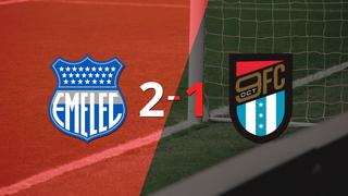 Emelec gana 2-1 a 9 de octubre con doblete de Alejandro Cabeza