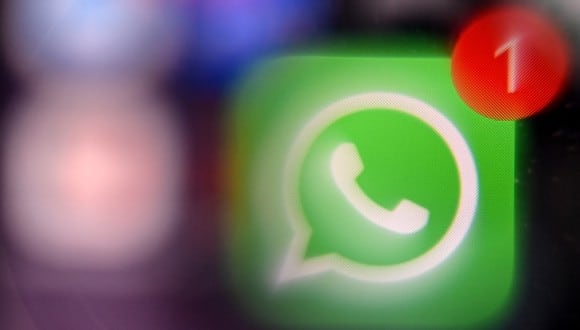 WhatsApp permitirá meter hasta 512 personas en los grupos. (Photo by AFP)