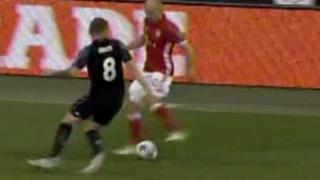 Eso te pasa por irte: la espectacular maniobra de Robben que dejó sin reacción a Toni Kroos