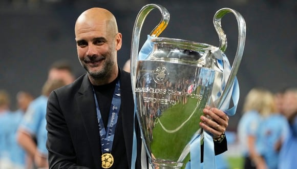 Pep Guardiola fue elegido como Mejor Entrenador del Año de la UEFA. (Foto: Getty)
