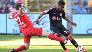 'Chicharito' falló un penal y Leverkusen empató 1-1 con Friburgo por Bundesliga