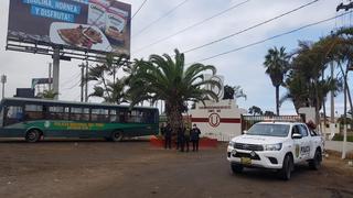 Agentes policiales llegaron hasta las afueras de Campo Mar para resguardar instalaciones cremas
