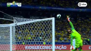 Brasil pasó susto: cabezazo de Agüero estuvo a punto de darle el empate a Argentina [VIDEO]