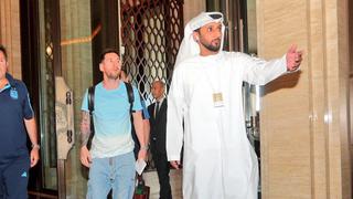 El arribo del ‘10’: Messi llegó a Abu Dhabi y ya concentra con Argentina de cara al Mundial