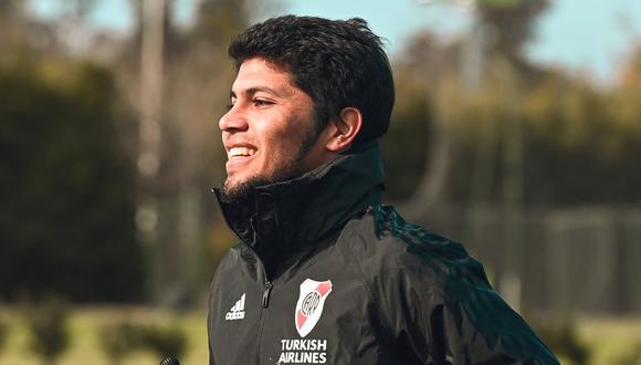 Robert Rojas se recupera de la fractura que sufrió y entrenó en River Plate. (Foto: River Plate)