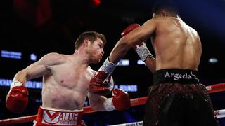 La victoria de Saúl 'Canelo' Álvarez sobre Amir Khan en imágenes