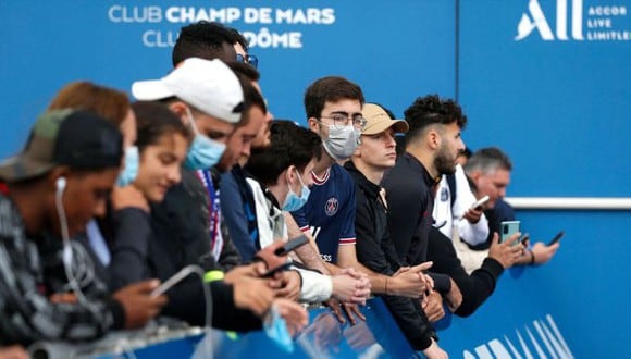 Messi no viajará hoy a París, donde los hinchas lo siguen esperando. (Foto: AFP)