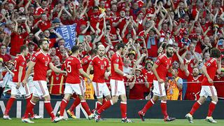 Gales goleó 3-0 a Rusia y clasificó a octavos de la Eurocopa