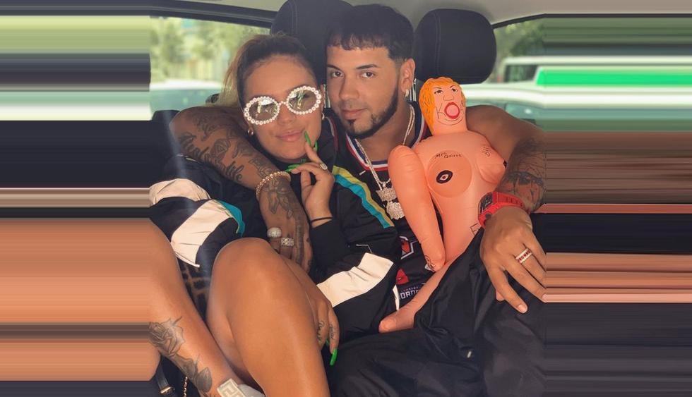 Anuel AA le preparó una romántica sorpresa a Karol G por su primer aniversario. (Foto: @karolg/anuel_2blea)
