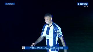 Alexi Gómez fue presentado en la ‘Noche Blanquiazul’ e hinchas le dedicaron una canción [VIDEO]