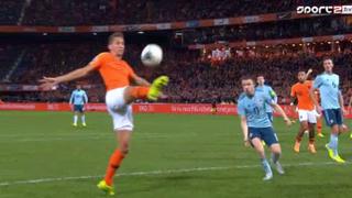 ¿Zlatan, eres tú? La acrobacia de Luuk de Jong para el golazo de la remontada de Holanda [VIDEO]