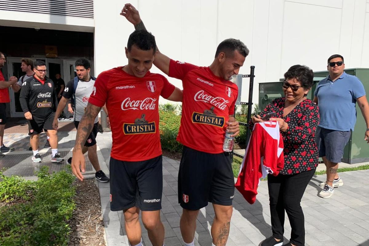 Los jugadores de la Selección Peruana trabajaron bajo un agobiante calor en Miami. (Fotos: Daniel Apuy)