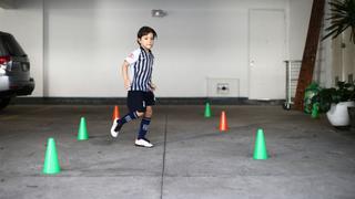 Thiago Arce, el niño que sueña con jugar en Alianza Lima y entrena en la cochera de su casa durante la cuarentena