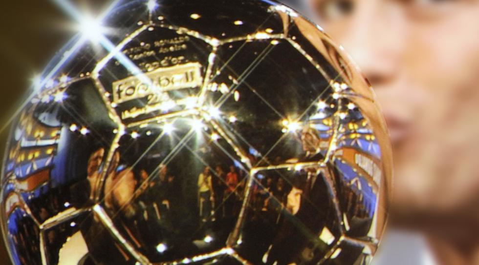 Desde 1995, el Balón de oro se entrega a futbolistas sin importar su nacionalidad. (AFP)