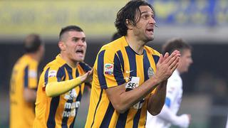 Guerra de ultras: hinchas del Hellas Verona atacaron auto en donde iba Luca Toni