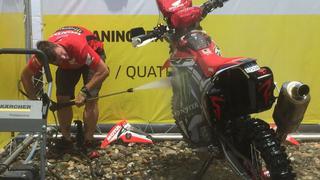 Rally Dakar 2018: ¿cómo se lava una moto tras recorrer el intenso desierto peruano? [VIDEO]