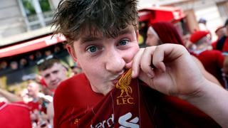 ¡Tierra, trágame! Hinchas de Liverpool se pierden la final por cancelación de vuelos