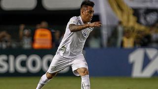 Christian Cueva recibe aliento de hinchas de Santos FC antes del duelo por la Copa América