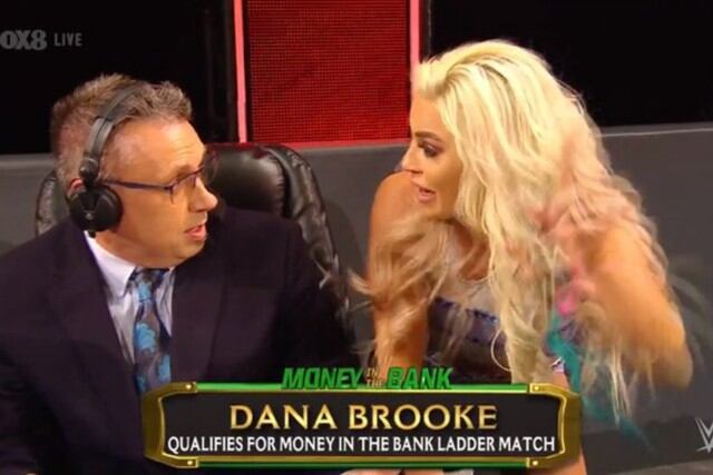 Dana Brooke venció a Naomi y clasificó a la lucha femenina de escaleras de Money in the Bank 2020. (Foto: WWE)