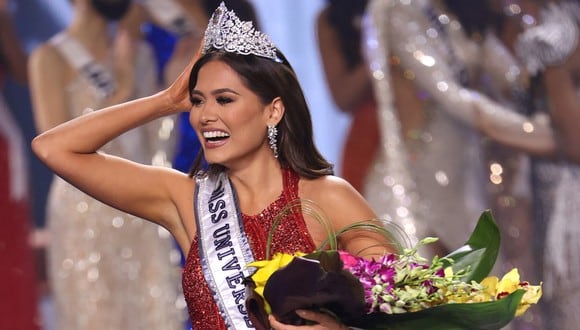 Andrea Meza confesó que el color de su vestido fue una coincidencia, pues otras concursantes mexicanas ya lo habían usado en sus coronaciones en Miss Universo. (Foto: AP)