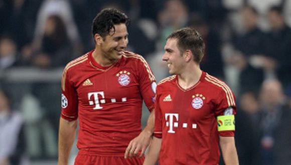Philipp Lahm y Claudio Pizarro consiguieron el título de la Champions League 2012-13 con el Bayern Múnich. (Foto: AFP)