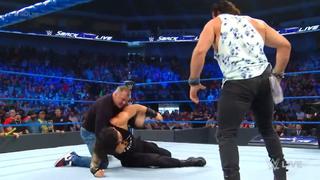 No tuvieron piedad: Elias y Shane McMahon acabaron con Roman Reigns en SmackDown Live [VIDEO]
