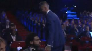 El toque de Judas: Salah y Sergio Ramos protagonizan incómodo momento en sorteo [VIDEO]