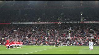 Impactante: así fue el minuto de silencio en Old Trafford por la tragedia de Munich