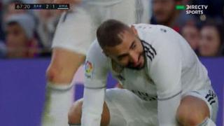 ¡La tuvo debajo del arco! Benzema falló increíble gol para Real Madrid contra Barcelona [VIDEO]