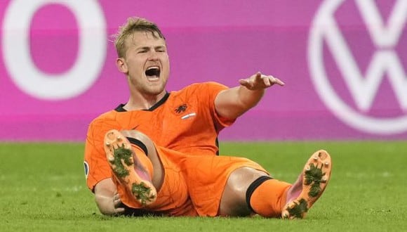 De Ligt fue expulsado en el duelo de Países Bajos ante República Checa. (Foto: AFP)