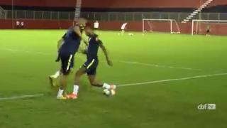 ¡Lo dejó en ridículo! La terrible 'huacha' de Richarlison a David Neres en los entrenamientos de Brasil [VIDEO]