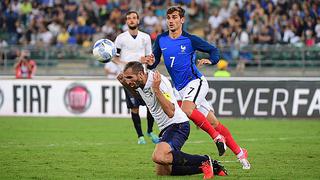 Francia derrotó 3-1 a Italia en un partido amistoso en Bari