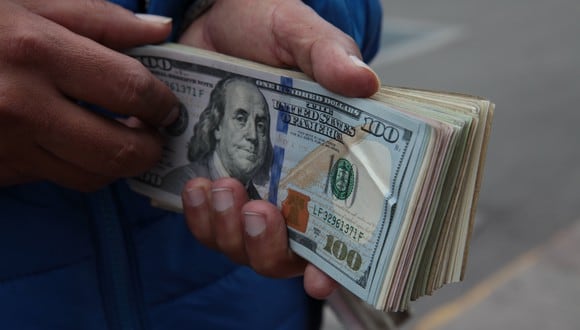 Precio del dólar se cotizaba a la baja este viernes. (Foto: GEC)