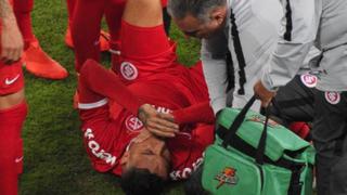 ¡Abusivo! El descalificador rodillazo que recibió Paolo Guerrero en el Internacional vs Palmeiras [VIDEO]