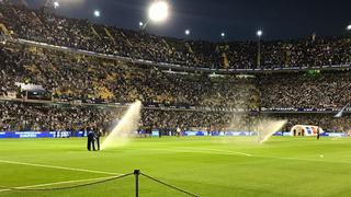 Perú vs. Argentina: volvieron a regar La Bombonera a una hora del partido [VIDEO]