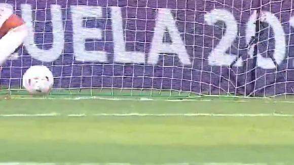 Atajada de Diego Romero en Perú vs. Chile. (Video: Conmebol)