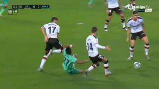 Casi se van a las manos: jugadores de Valencia encaran a Rodrygo por fingir un penal para el Real Madrid [VIDEO]