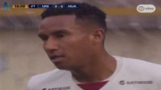 Universitario de Deportes: Adan Balbín perdió ocasión de gol debajo del arco