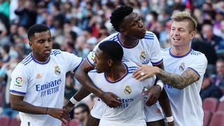 El clásico volvió a ser merengue: Real Madrid venció 1-2 al Barcelona en el Camp Nou