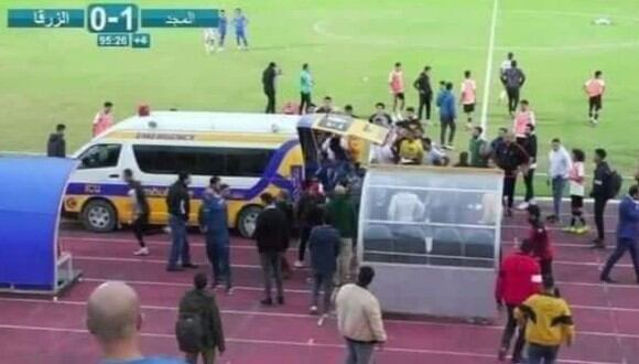 El entrenador del Al-Majd de Alejandría en el ascenso egipcio, Adam Al-Selehdari, falleció tras festejar un gol. (@nahuelzn)