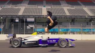 YouTube: espectacular salto mortal hacia atrás sobre un Fórmula E