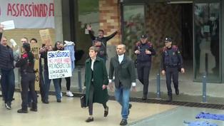 Video Viral: Dani Alves sale de prisión tras pagar un millón de euros de fianza