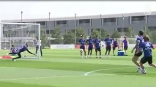 Keylor Navas se lució un asombrosa tapada con las uñas antes de la final de la Champions League