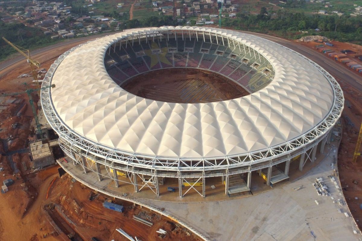 Estadio Paul Buya en Camerún. Capacidad de 60 mil personas.