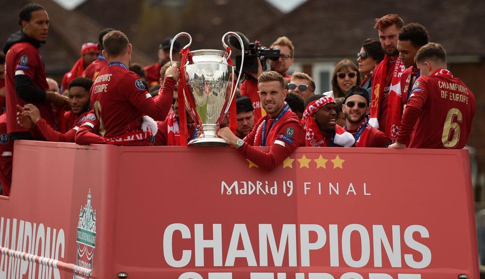 Los aficionados 'Reds' recibieron al equipo de Jürgen Klopp con entusiasmo en la ciudad, celebrando a lo grande la sexta coronación de su historia en el máximo certamen europeo. (Foto: AFP)